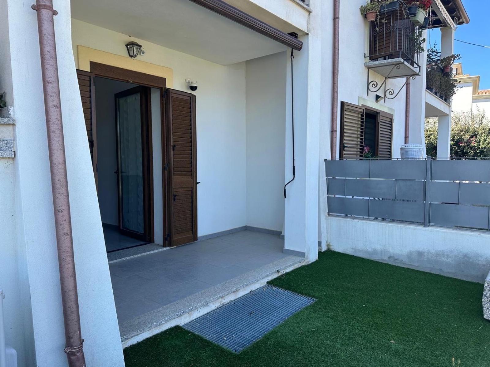 Diletta Apartment Тортолі Екстер'єр фото